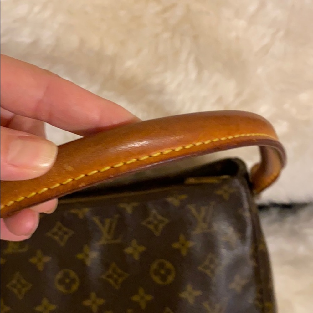 Louis Vuitton looping handbag - Picture 6 of 10